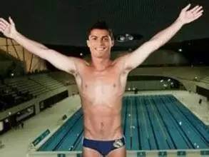 那些无时无刻不在努力练习跳水的足球巨星们