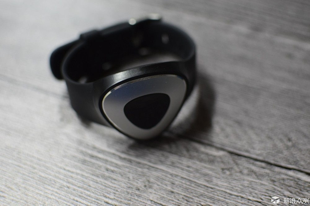 可穿戴产品智能手环两款,小米手环智能穿戴