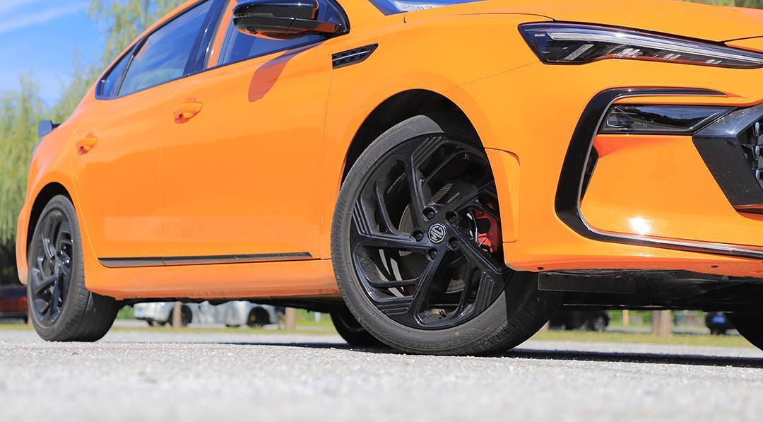 名爵mg6pro黑武士试驾,名爵mg6pro豪华版功能详解