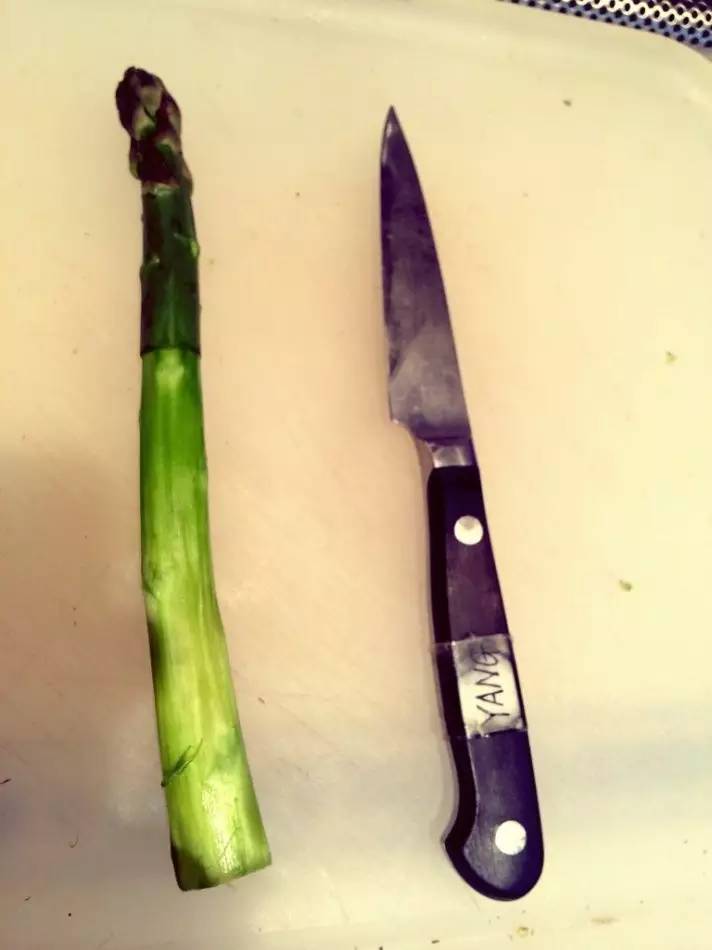 芦笋根怎么处理啊,牛排里的芦笋怎么处理