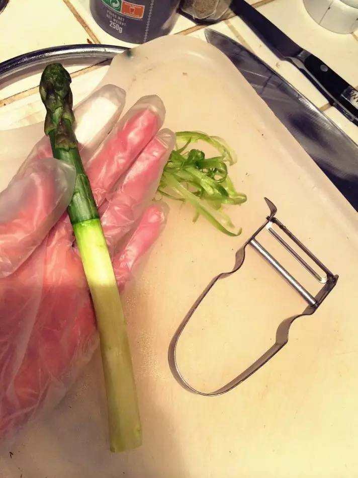 芦笋根怎么处理啊,牛排里的芦笋怎么处理