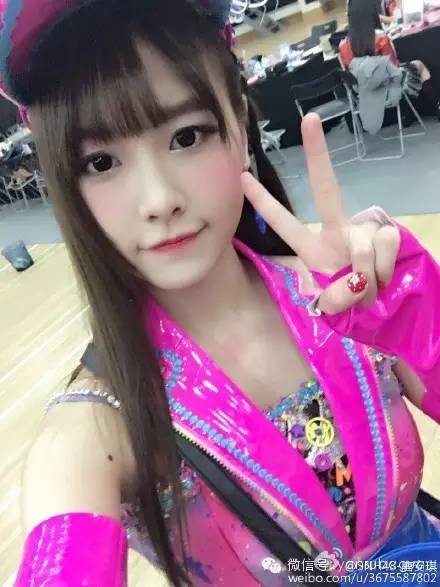 穿*袜丝**和羽绒服千万远离它！美少女明星瞬间变“火人”