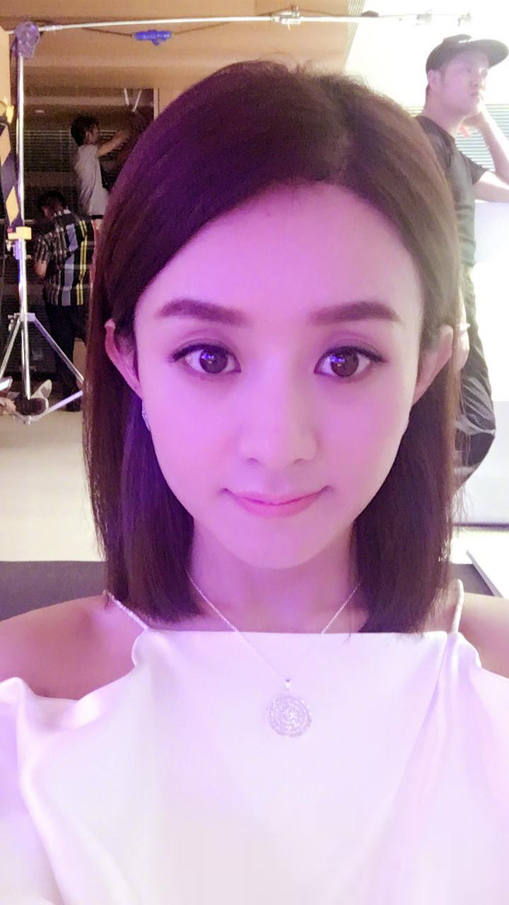 圆脸细软塌中性发型,男生圆脸头发细软塌适合什么发型