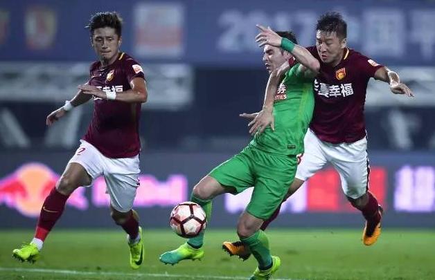 昏哨一战亮9张黄牌,足协新政对国安的影响与应对