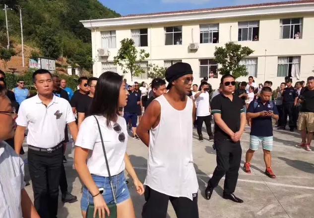 世界足球先生面对西班牙国门,足球世界足球先生