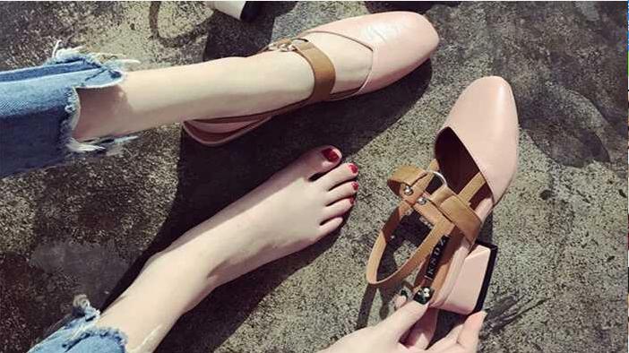 小白鞋烂大街了该穿什么鞋,超平价百搭又增高的玛丽珍鞋合集