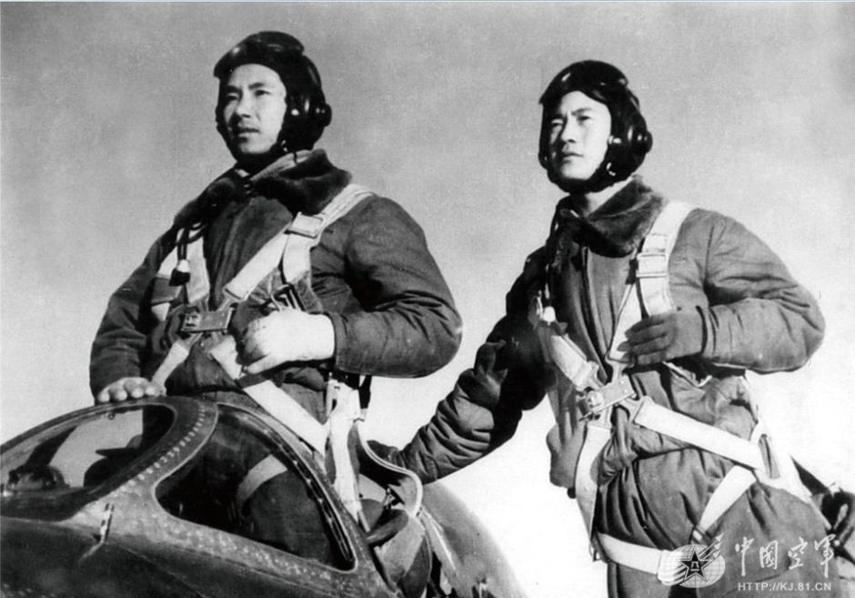 这些中国大明星都曾扮演飞行员,看看哪位最有军人气质?