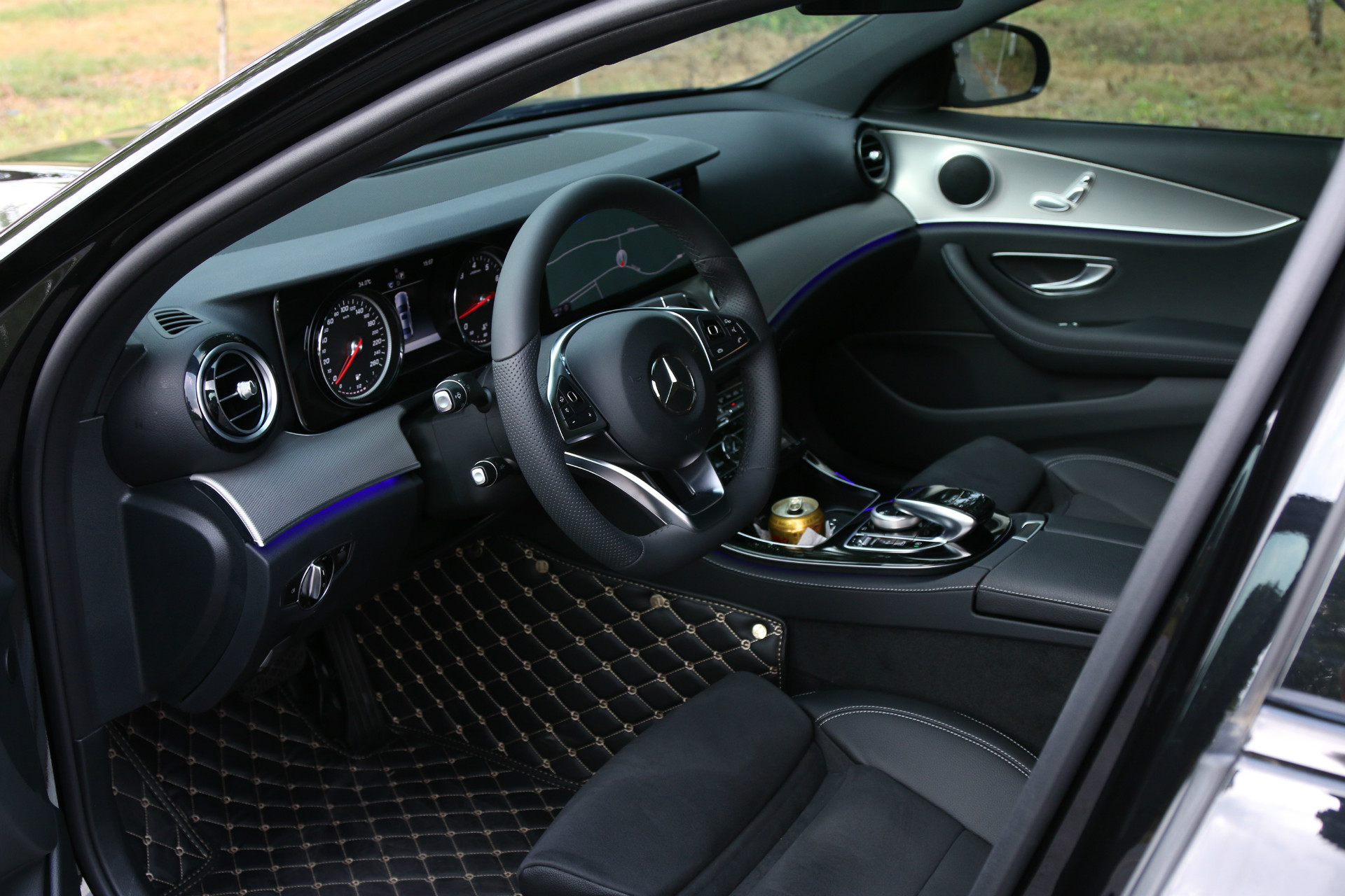 奔驰e级e200的争议点,奔驰e级2024款e200配置参数