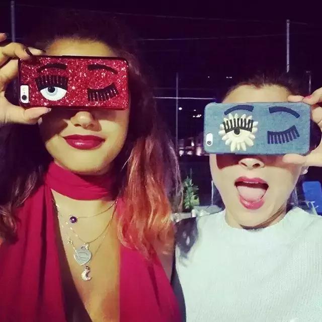 你一直梦想成网红？那就先看看那些红了的时尚博主们都在忙什么？