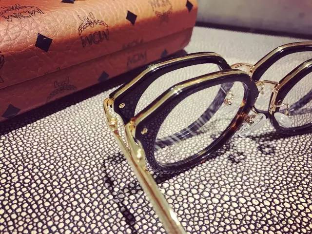 井柏然同款眼镜框,一日一物合集