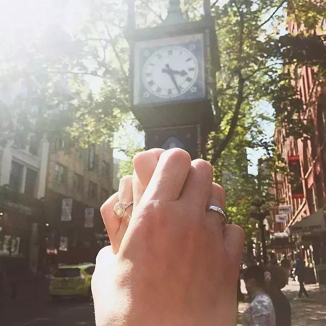 他的朋友圈里都是她,你的朋友圈全是她的照片