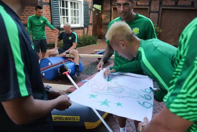 自制皮划艇比赛,野外徒步五公里拉练日记