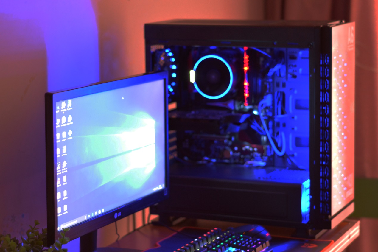 炫酷电竞游戏机箱哪家强,炫酷电竞游戏电脑机箱推荐