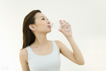 产后15天恶露还是红色,产后恶露需要怎么处理