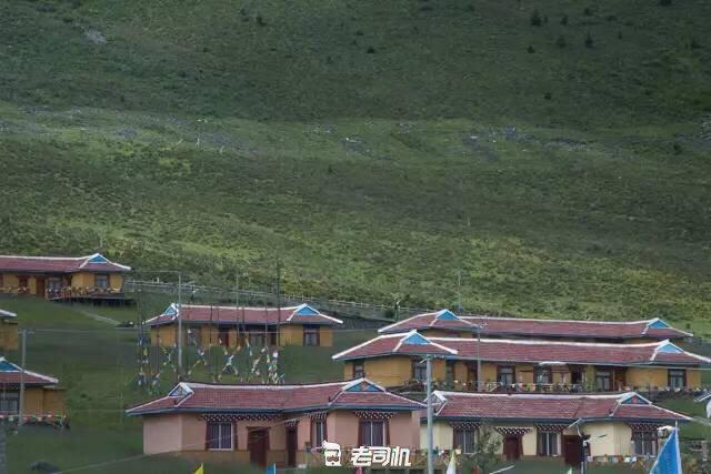 开辆超跑去*藏西**！最后看看几百万的奥迪R8破成啥样了？