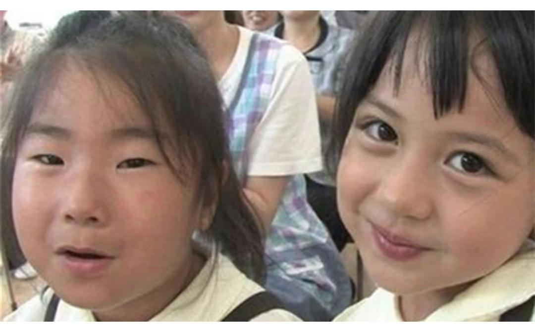 镜子里比拍照好看的原因,如何对着镜子拍照更好看