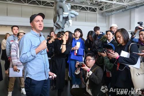 美术曾｜云课堂：艺术享—优衣库为什么要变得越来越“艺术”？