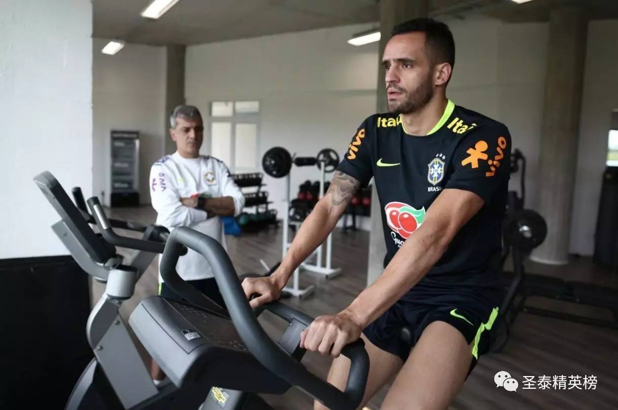 世界杯预选赛武磊单刀gif,大雷和武磊