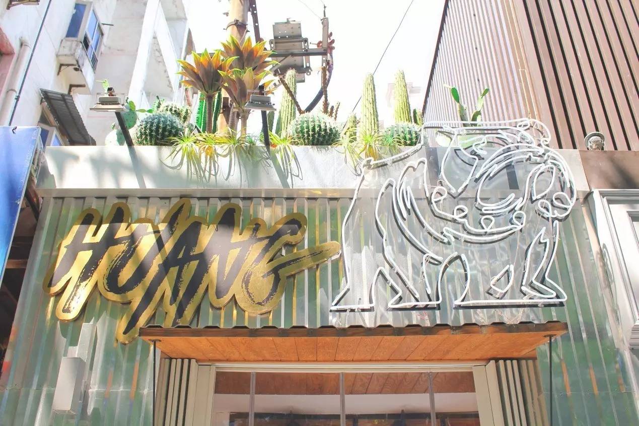 热狗来点纯正的味,超级辣的热狗