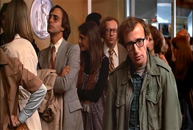 好东西不排队怎么可能买得着？队排越长，我心越荡