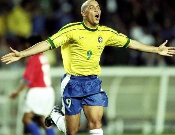 十大前锋足坛,足坛现役十大前锋马丁内斯