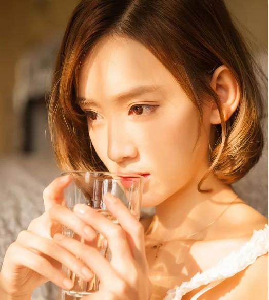 眼窝凹陷眼睛不舒服怎么办,眼窝凹陷要怎么才能好看