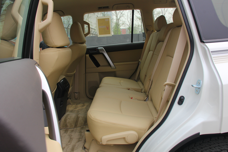 平行进口丰田轿车,16年二手普拉多2700中东版价格