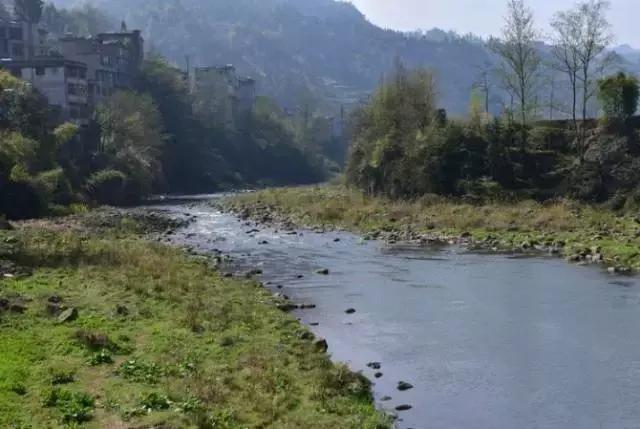 忠路老屋基，太美哒，美得登上《武陵土家》封面