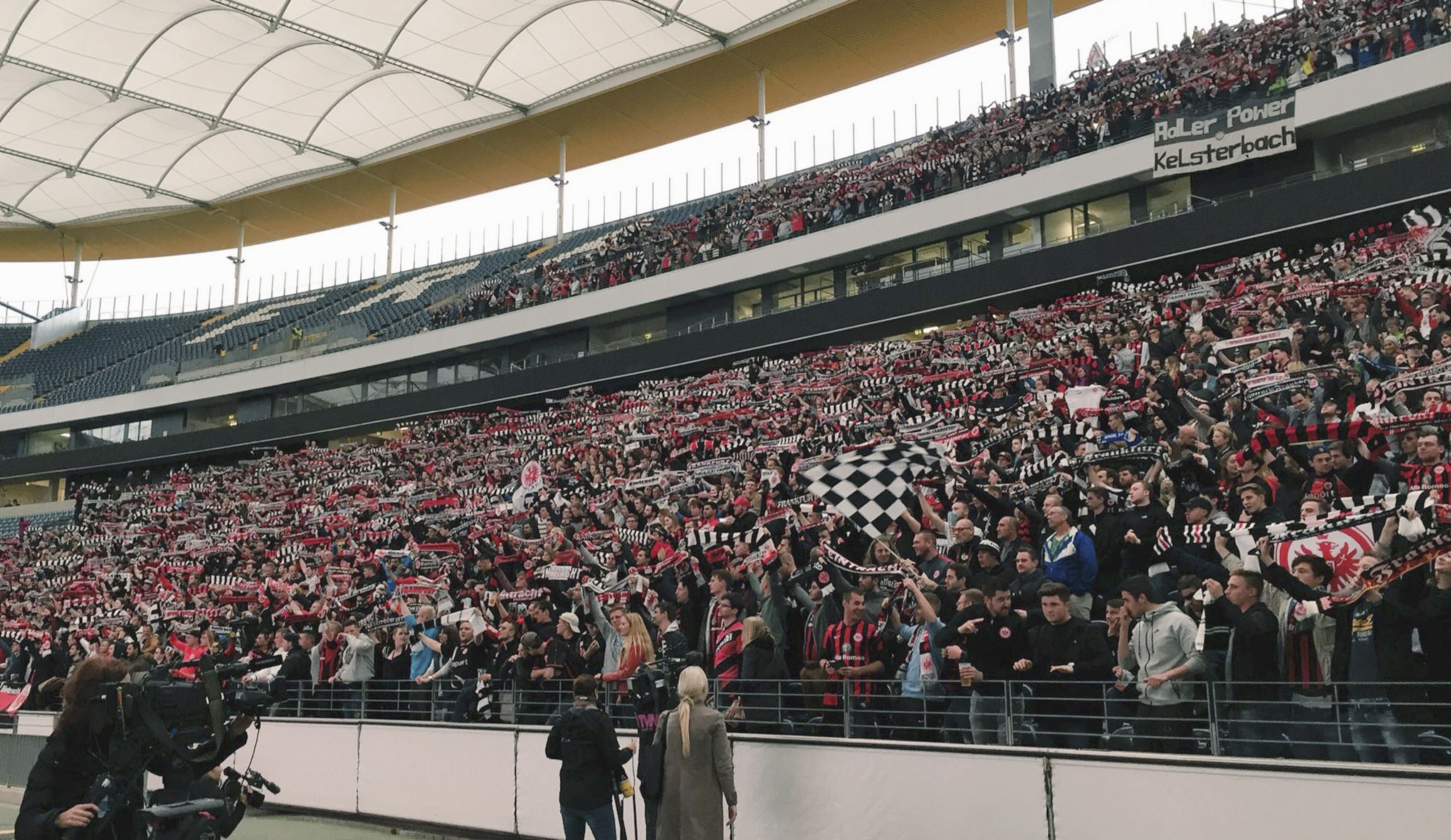 首发仅有半个德国人，法兰克福组多国部队，小俱乐部的生存之道？