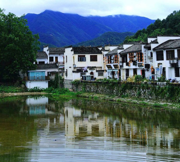水光潋滟晴方好描写哪个景点,山色空蒙雨亦奇