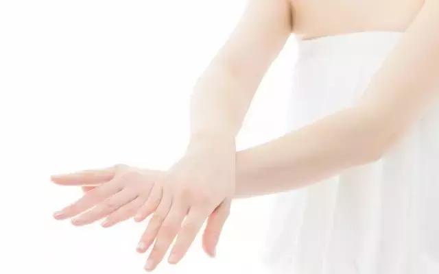 月经提前一周或者推迟一周正常吗,姨妈推迟一周来正常吗