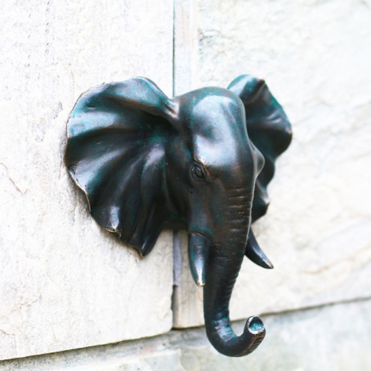 常说，细节决定一切，衣帽间的风情，真的是让人美的移不开眼