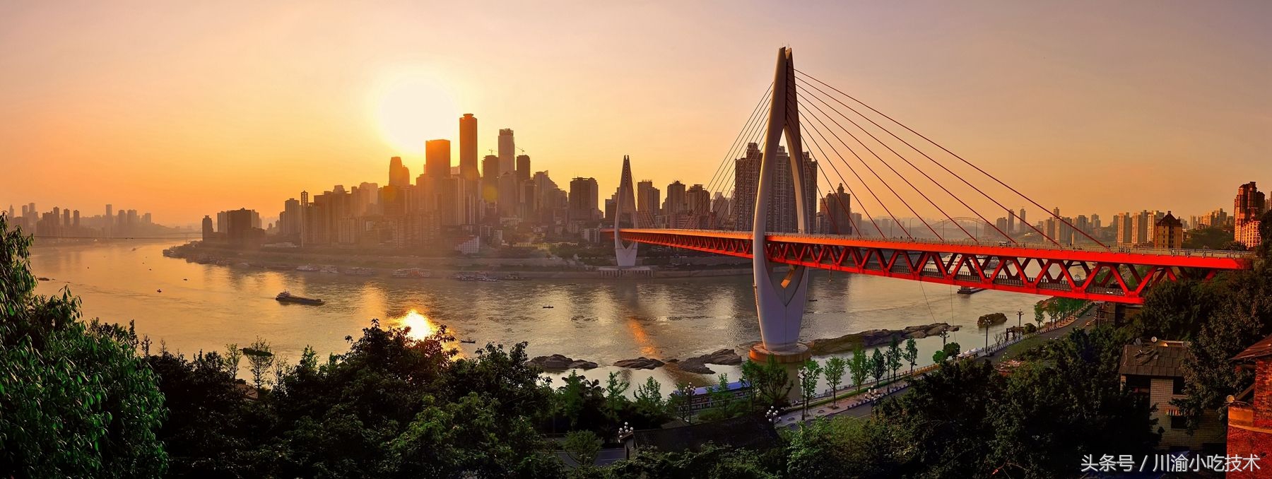 一碗正宗重庆酸辣粉需要15种调料,一碗8元钱的酸辣粉要放多少汤水