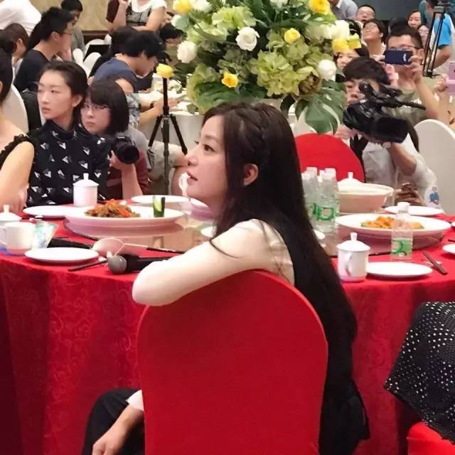 侧颜美需要哪些标准,怎样看侧颜美不美