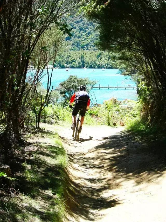 旅行穿搭运动风格,徒步运动怎么搭配衣服
