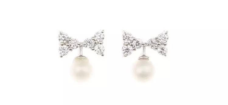 那些各种各样的耳钉,戴在小耳朵上的耳钉推荐