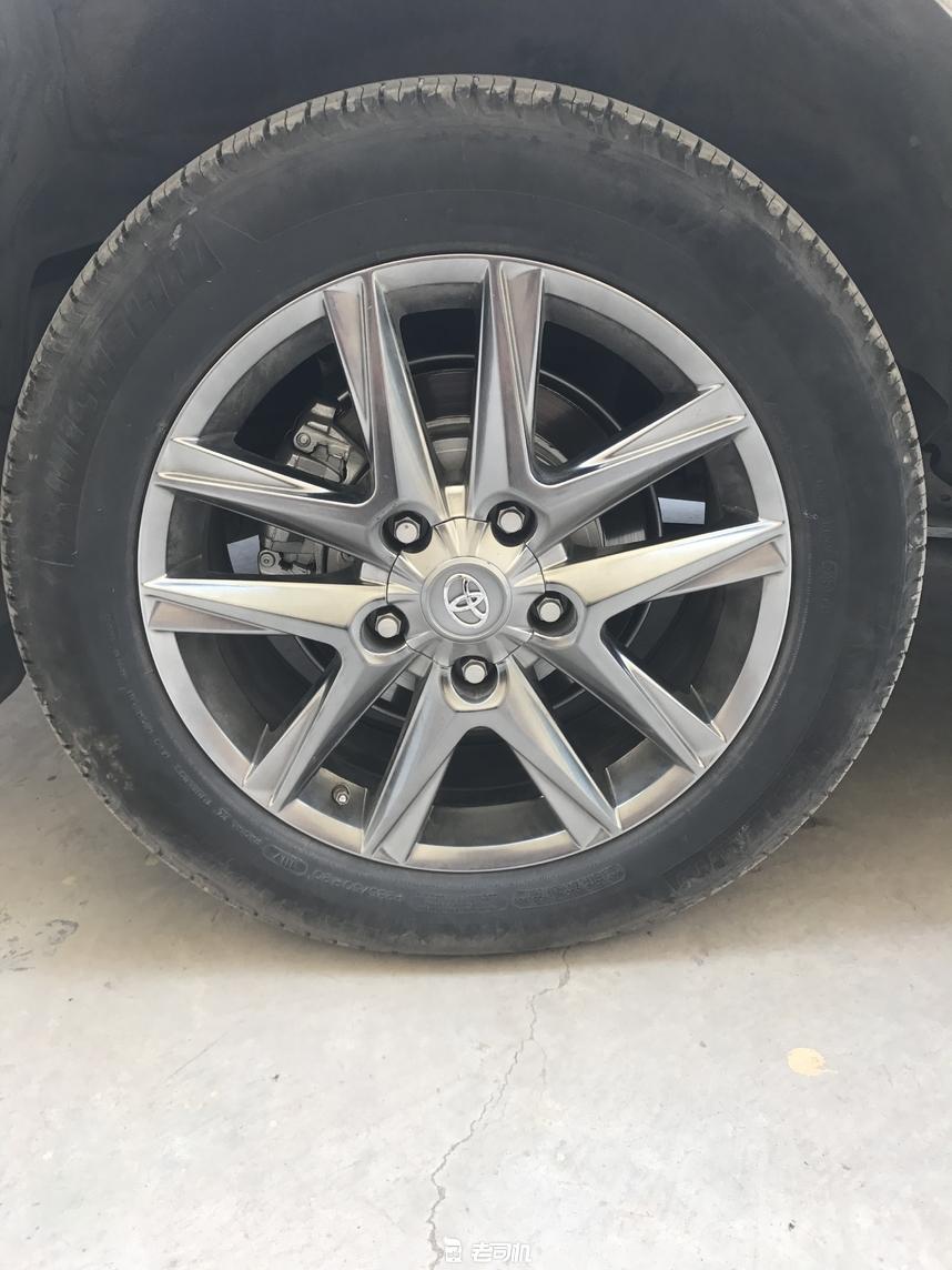 15年陆巡5.7v8,老款陆巡与新款陆巡对比