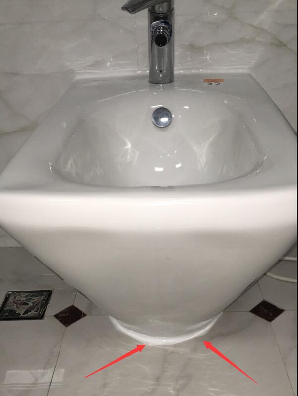 装修家里用的都是师傅带的玻璃胶,装修玻璃胶用的是瓷白还是透明