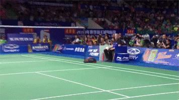 怎么加快羽毛球球速,如何加快打球速度羽毛球