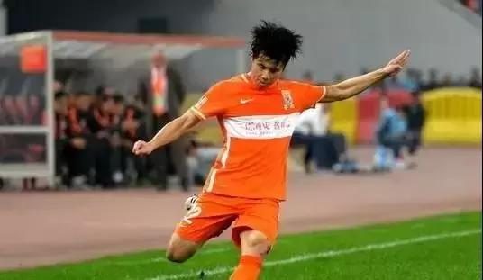 赢了！中乌大战1:0！*歌国**响彻江城！