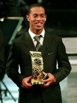 有名足球明星的名字,现在比较著名的足球明星