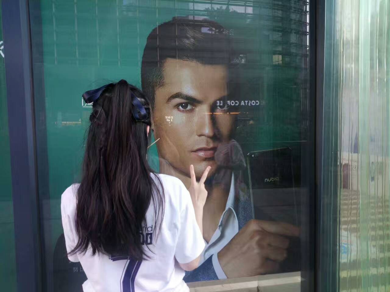 为梅西送球小哥是栾玉帅,哈梅斯罗德里格斯帅气头像