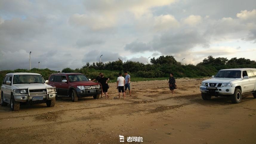 三菱帕杰罗和普拉多比试越野,三菱帕杰罗越野对比丰田霸道