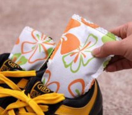 下雨天不湿鞋小妙招,阴雨天怎么快速干鞋