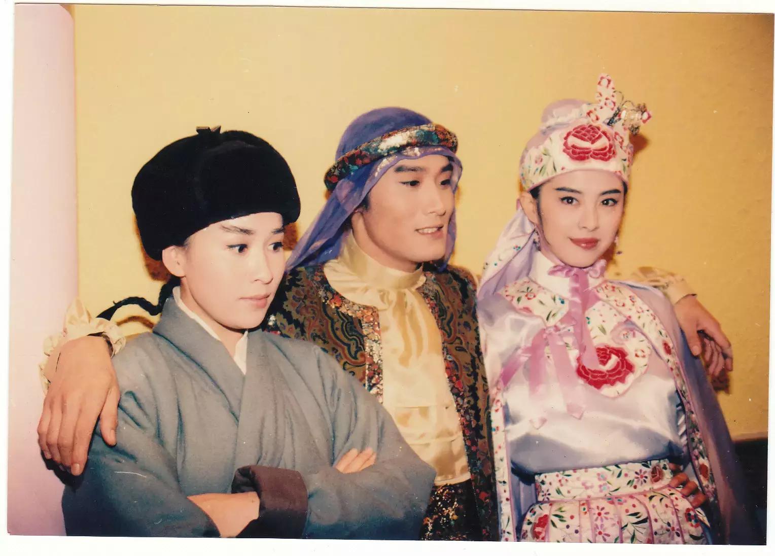 黑精光影｜《东成西就》——浩荡岁月里留下的“含笑半步癫”