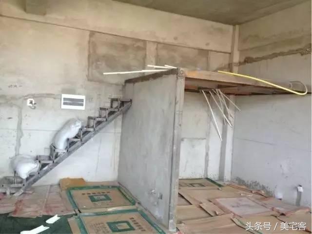 普通卧室改造成小复式,小复式如何装修隐藏收纳