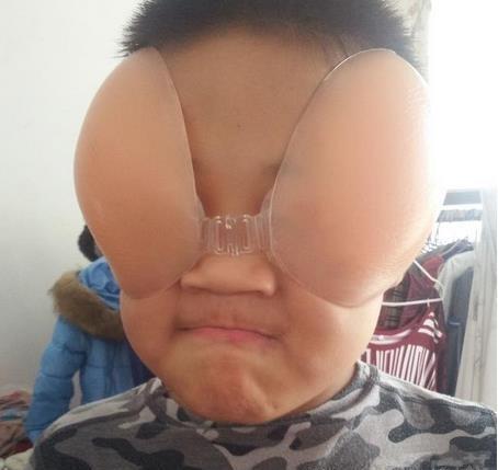 小伙子，女朋友害怕很正常，你也不能这样对她啊