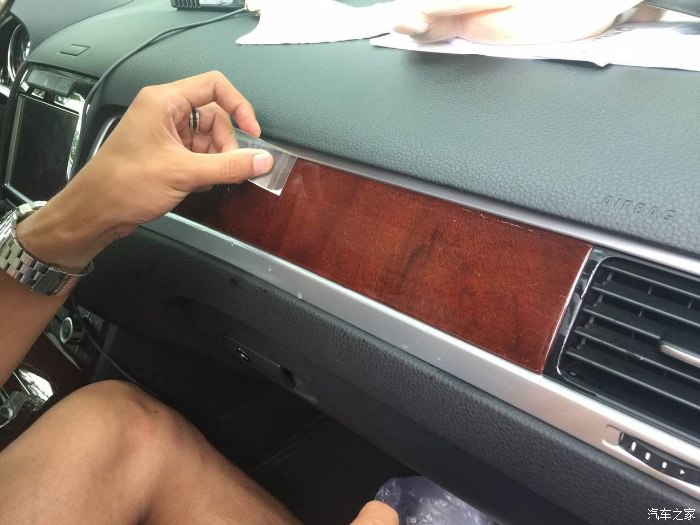 实木板材UV面划痕怎么修补,汽车门内饰板有划痕怎么处理