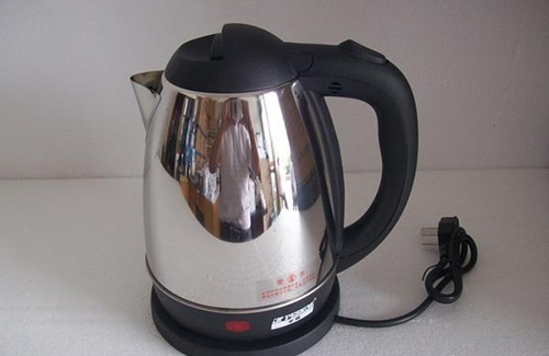 电热水壶坏了可装冷水吗,电热水壶坏了直接丢掉好吗