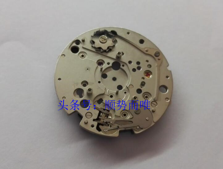 沈阳修表师傅分享：天梭T035627A计时机械塑料机芯C01.211揭秘
